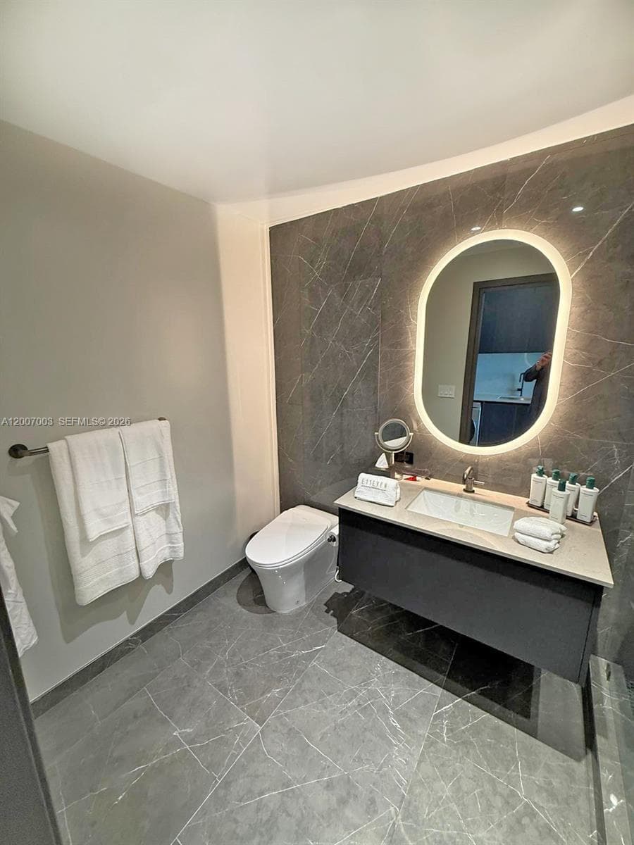 20 NE 11th St # 4202, Miami FL 33132 — 3