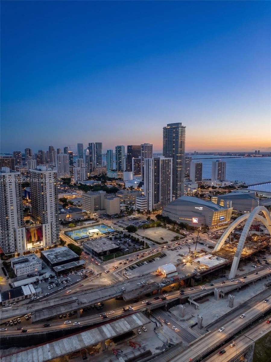 20 NE 11th St # 4202, Miami FL 33132 — 1
