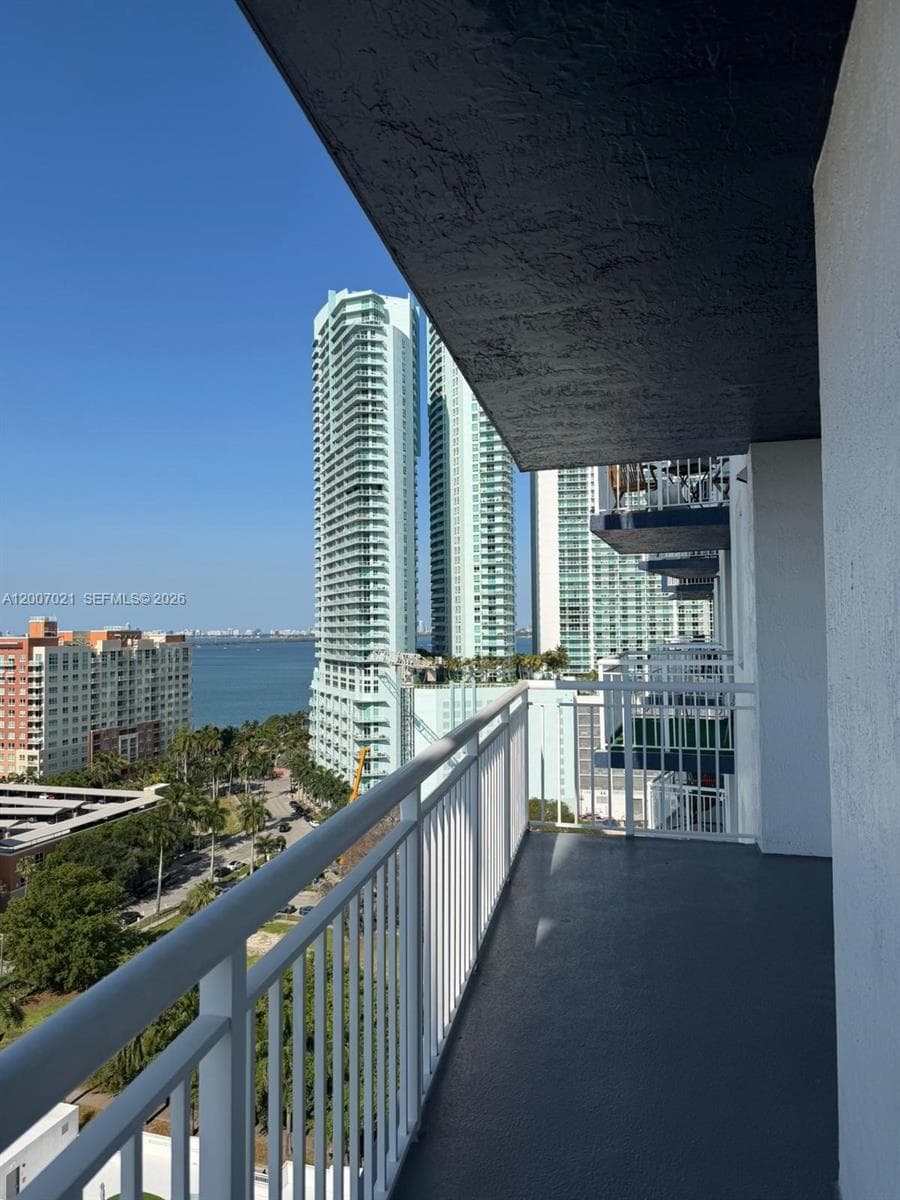 275 NE 18th St # 1801, Miami FL 33132 — 13