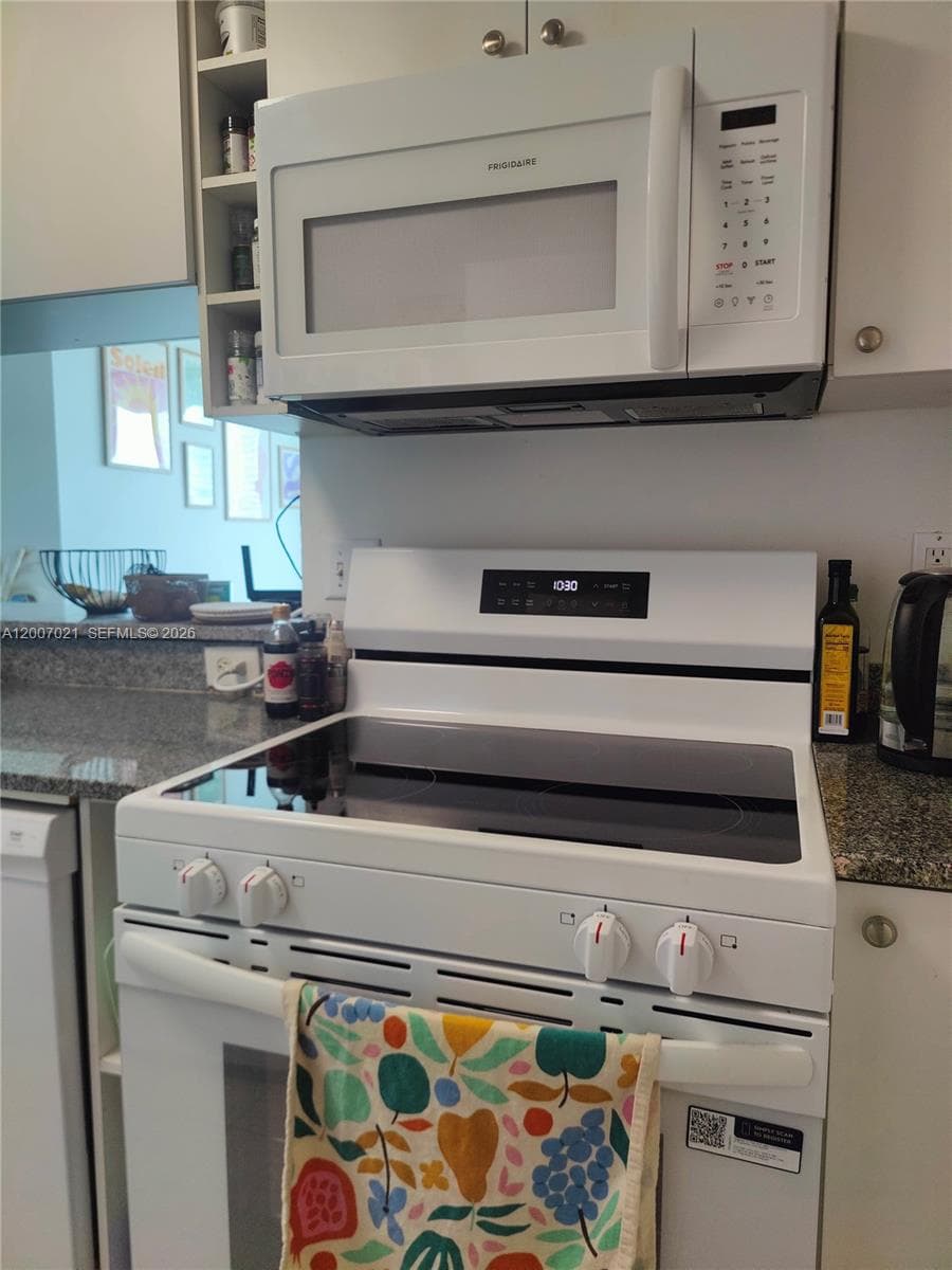 275 NE 18th St # 1801, Miami FL 33132 — 7