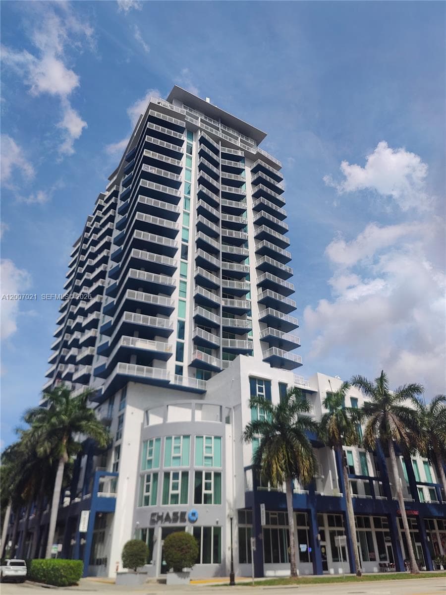 275 NE 18th St # 1801, Miami FL 33132 — 1