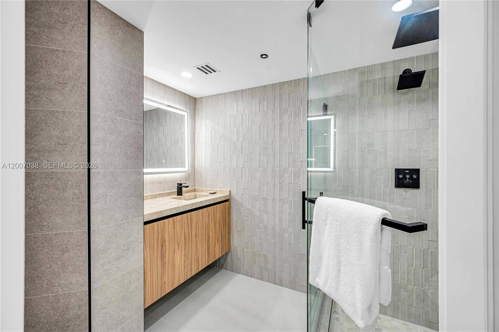 20185 E Country Club Dr # 1904, Aventura FL 33180 — 44