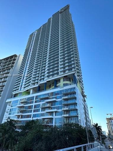 185 SW 7th St # 1710, Miami FL 33130 — 2