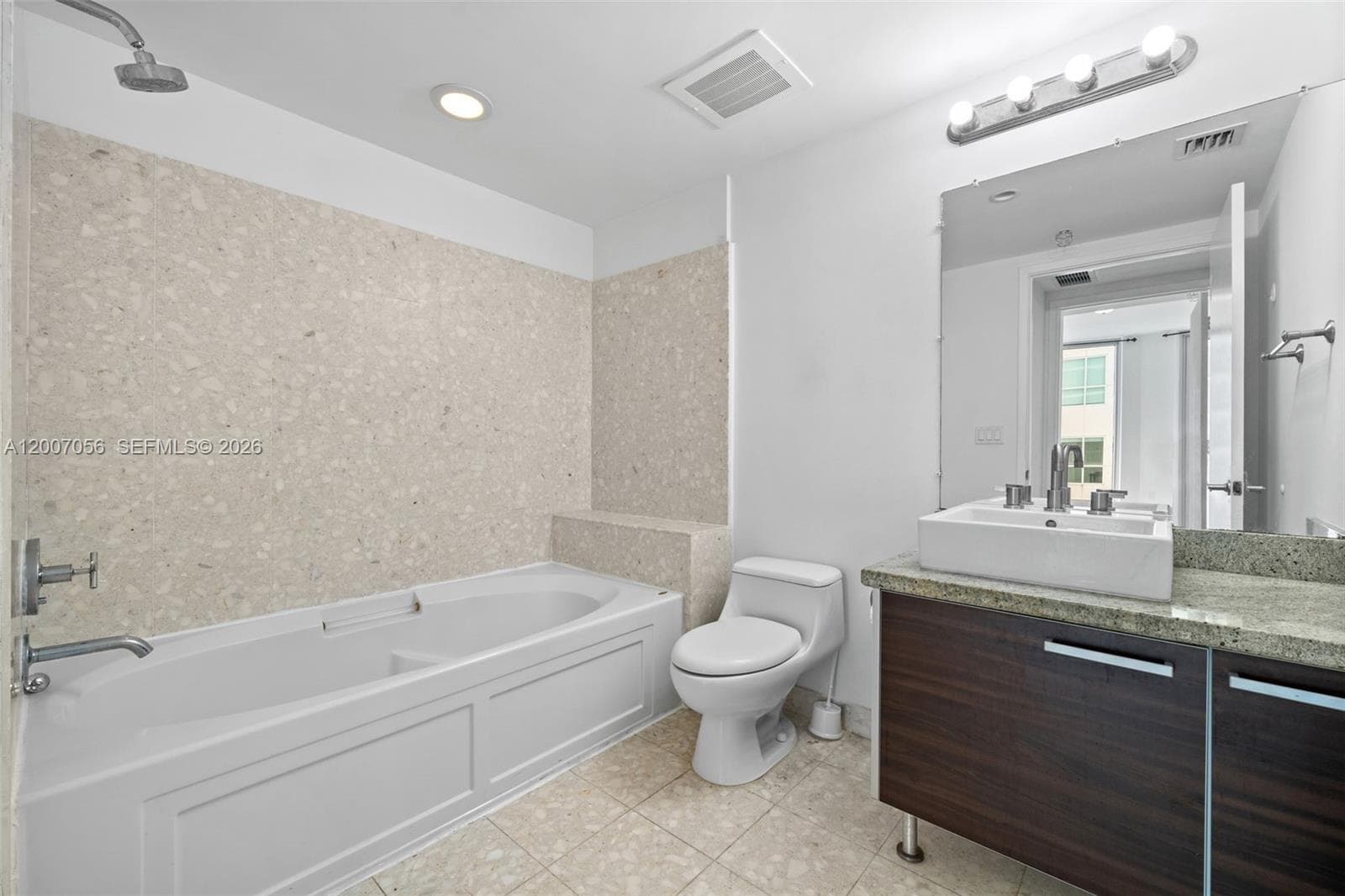 185 SW 7th St # 1710, Miami FL 33130 — 12