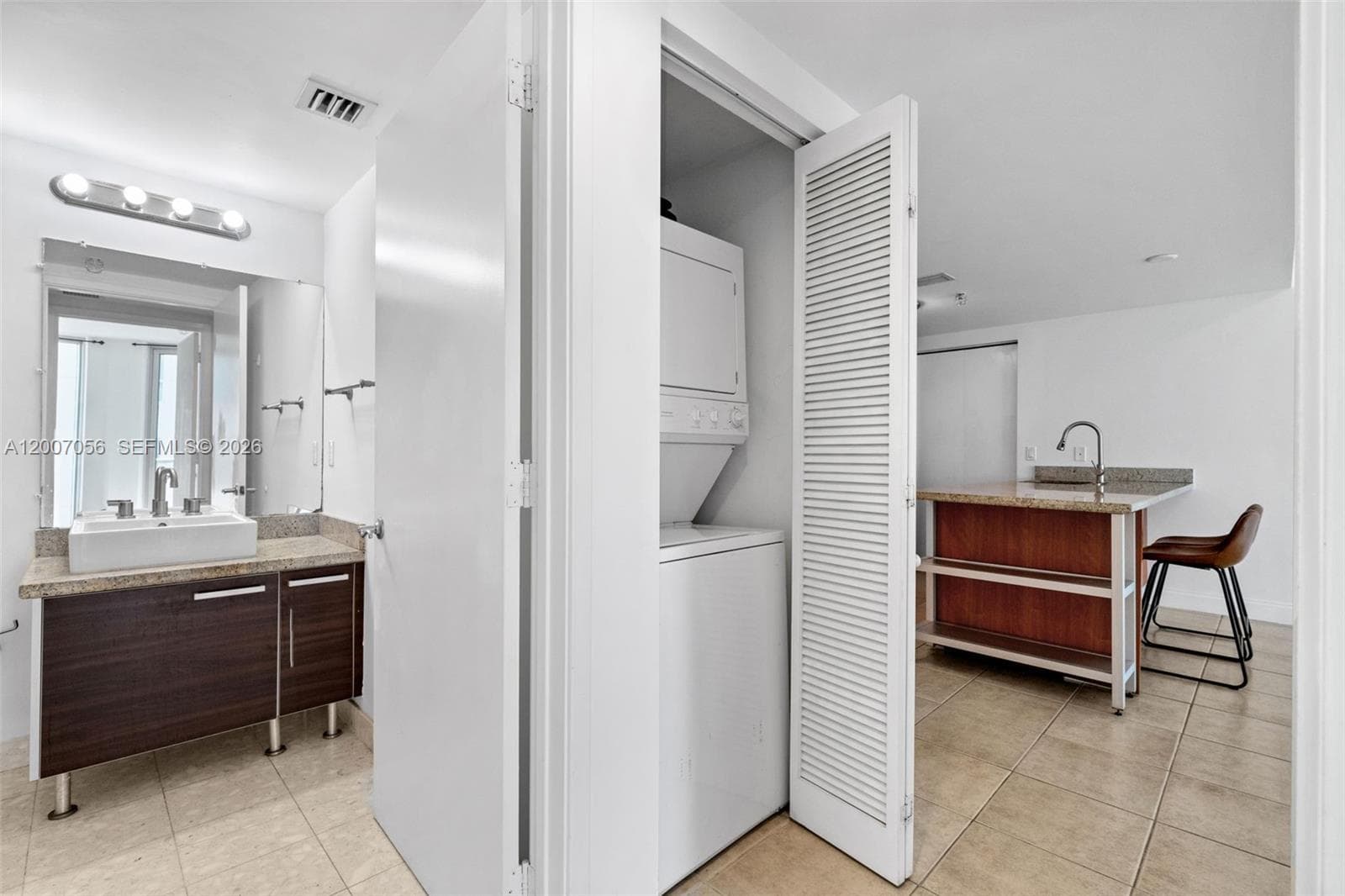 185 SW 7th St # 1710, Miami FL 33130 — 11