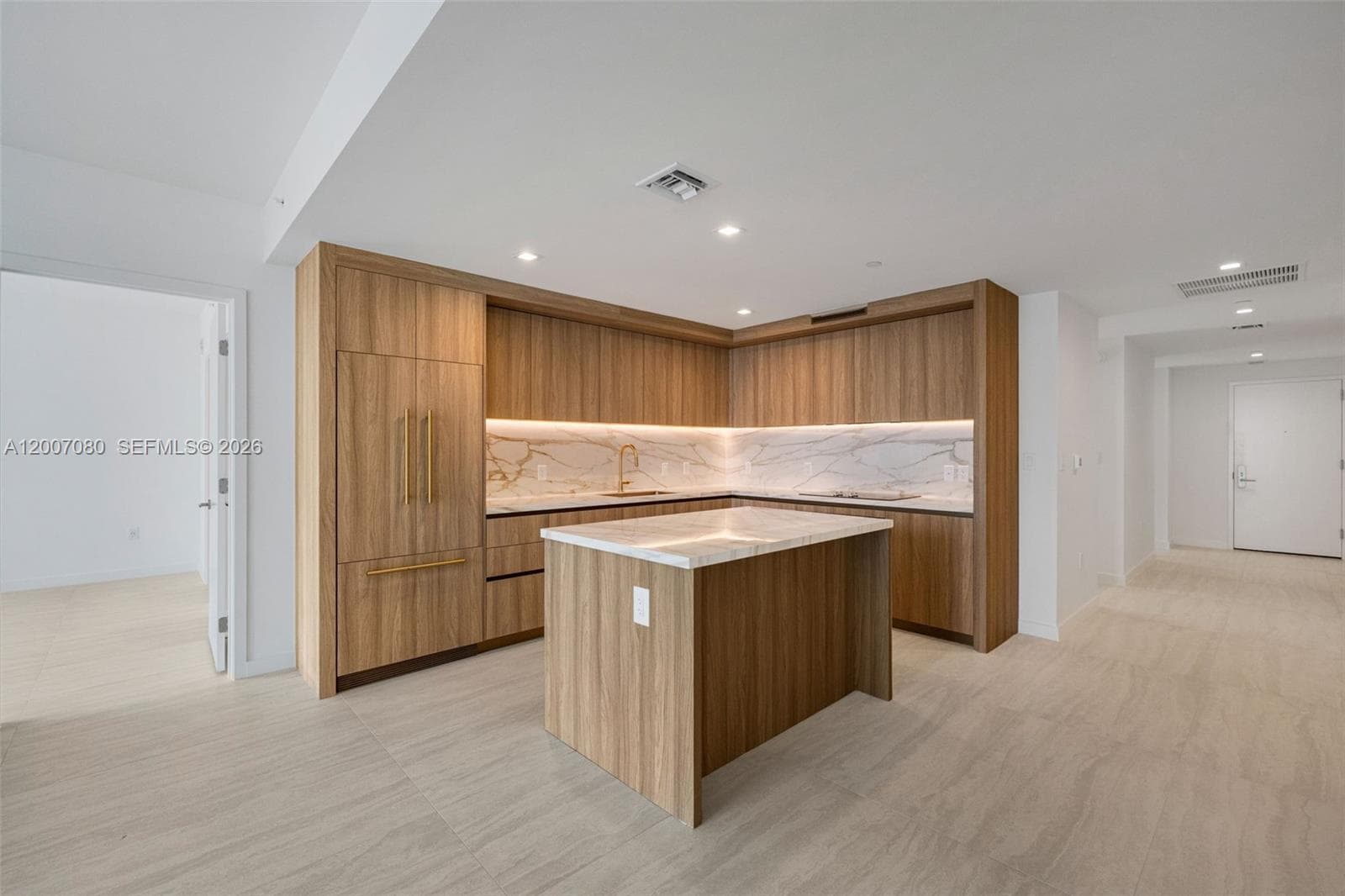 77 SE 5th St, Miami FL 33131 — 16