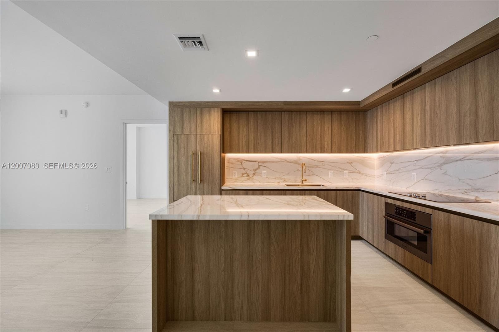 77 SE 5th St, Miami FL 33131 — 19