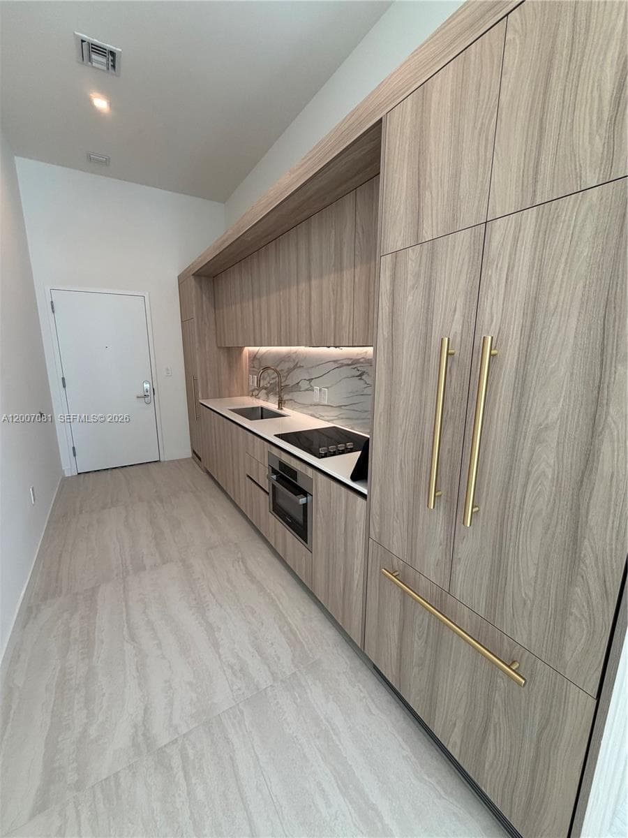 77 SE 5th Street # 1014, Miami FL 33131 — 22