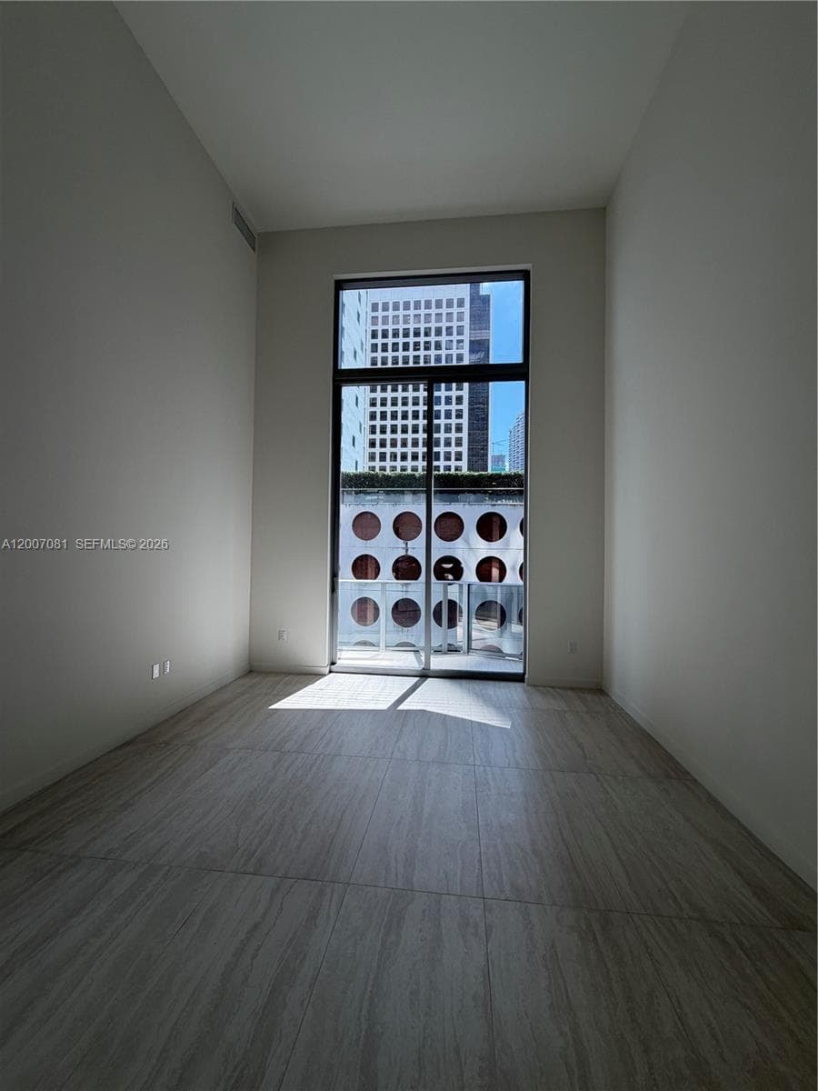 77 SE 5th Street # 1014, Miami FL 33131 — 28