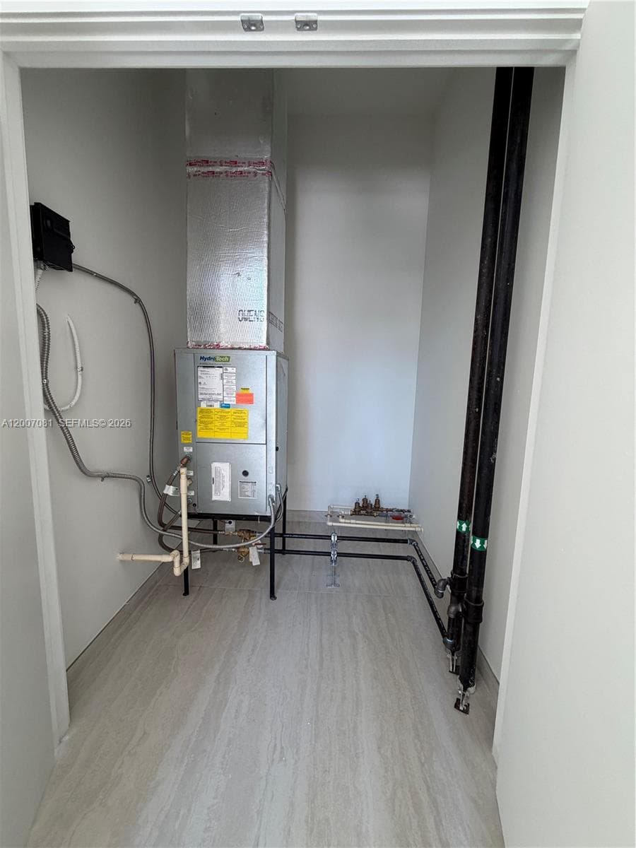 77 SE 5th Street # 1014, Miami FL 33131 — 24