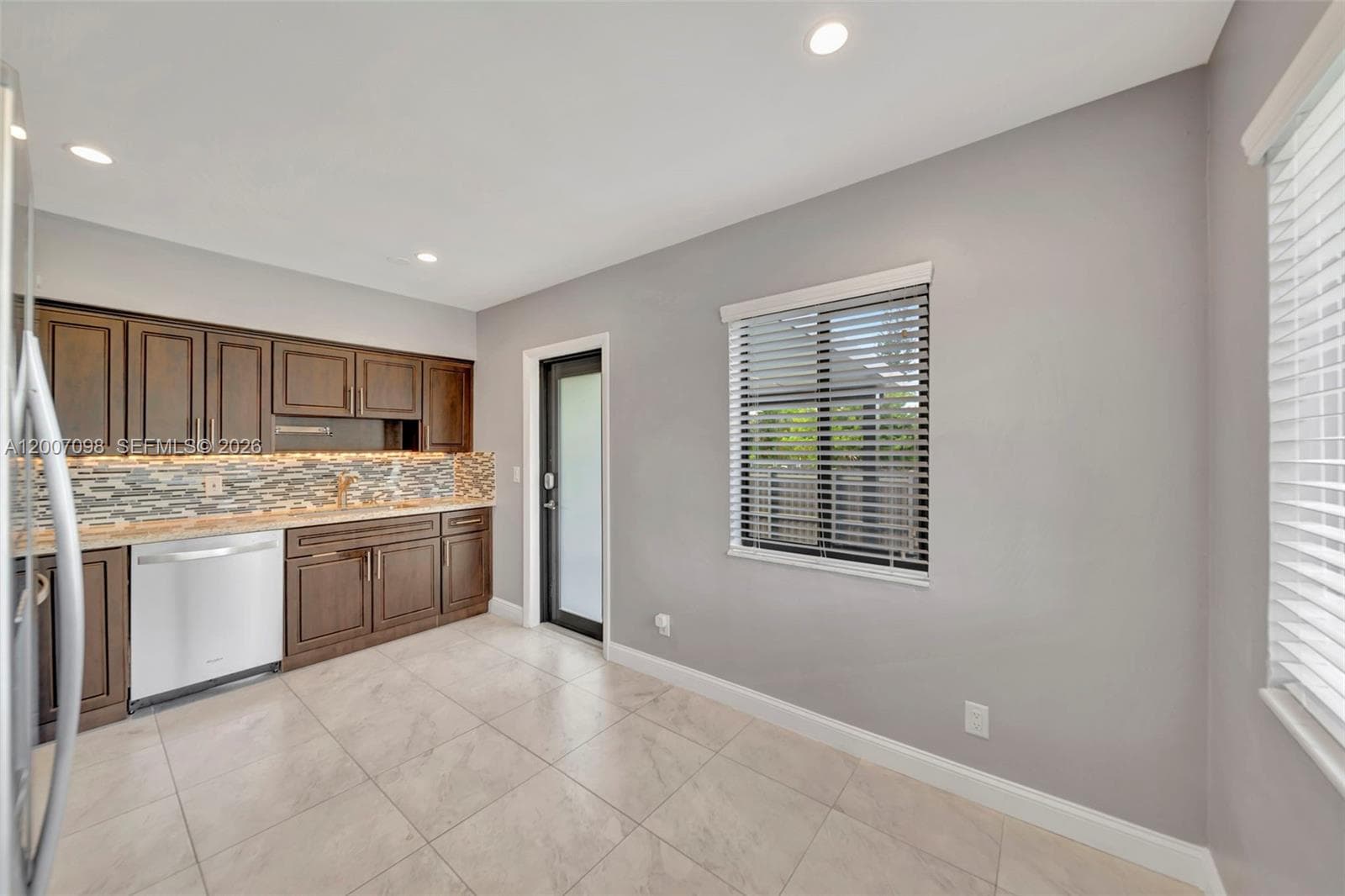 7470 SW 37th St, Miami FL 33155 — 6