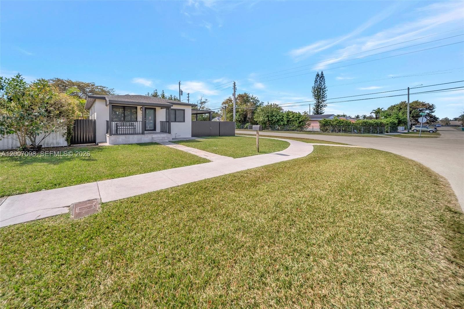 7470 SW 37th St, Miami FL 33155 — 3