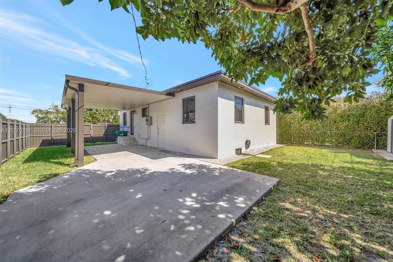 7470 SW 37th St, Miami FL 33155 — 33