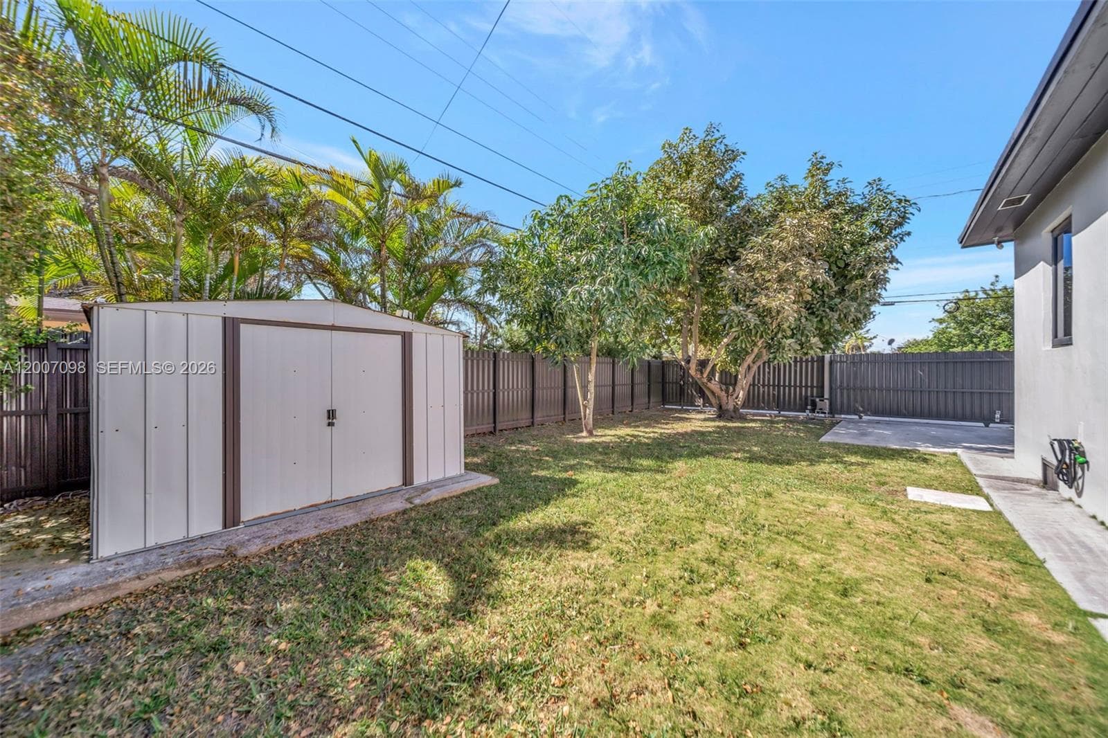 7470 SW 37th St, Miami FL 33155 — 37