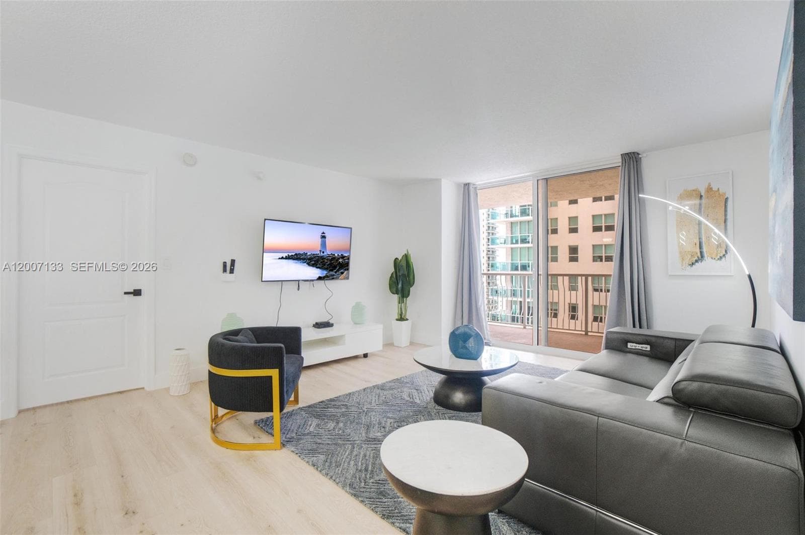 1200 Brickell Bay Dr # 1907, Miami FL 33131 — 21
