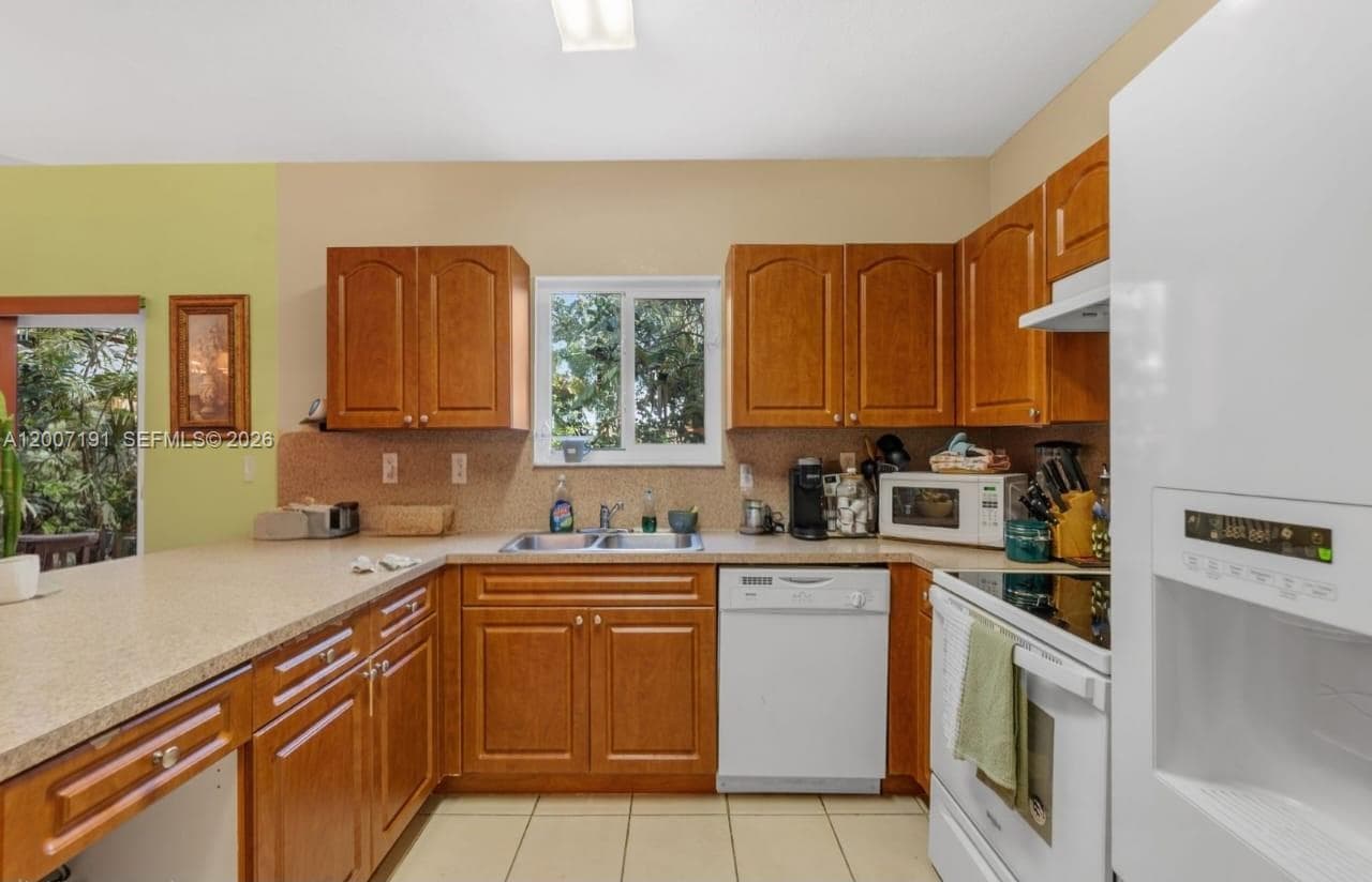 8546 SW 214th Way, Cutler Bay FL 33189 — 9