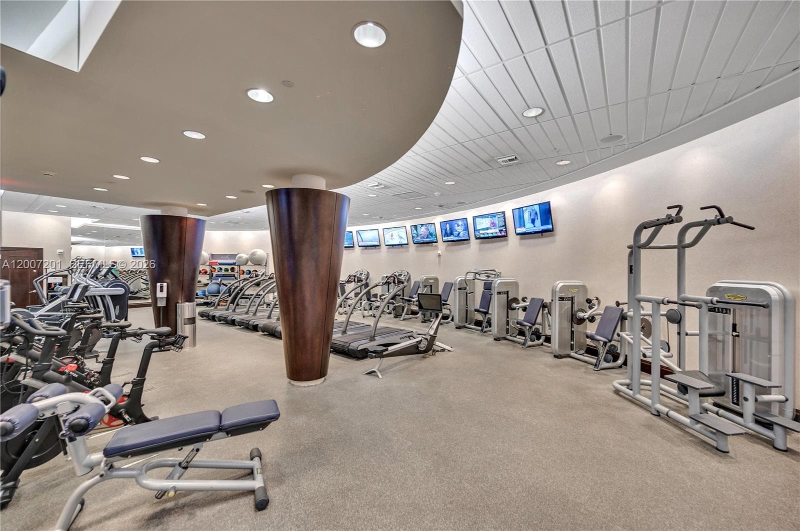 5959 Collins Ave # 906, Miami Beach FL 33140 — 47