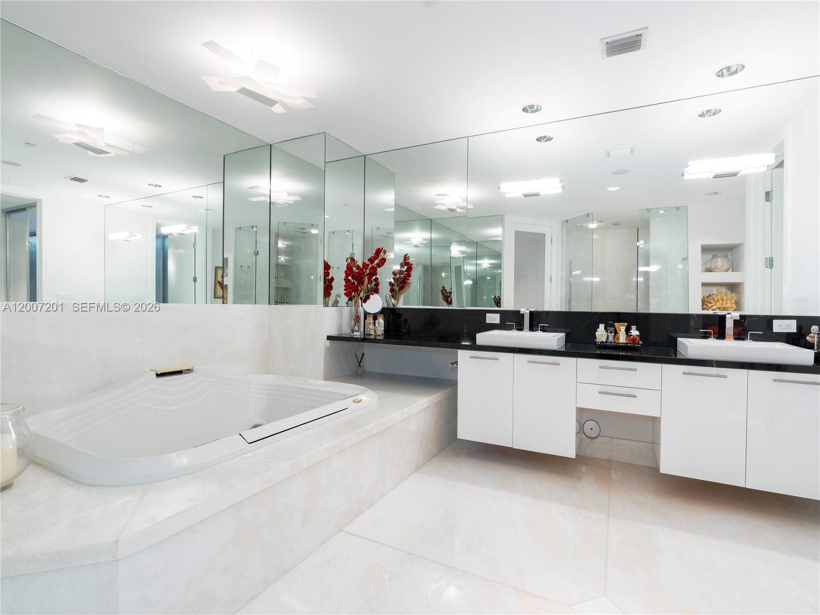 5959 Collins Ave # 906, Miami Beach FL 33140 — 30