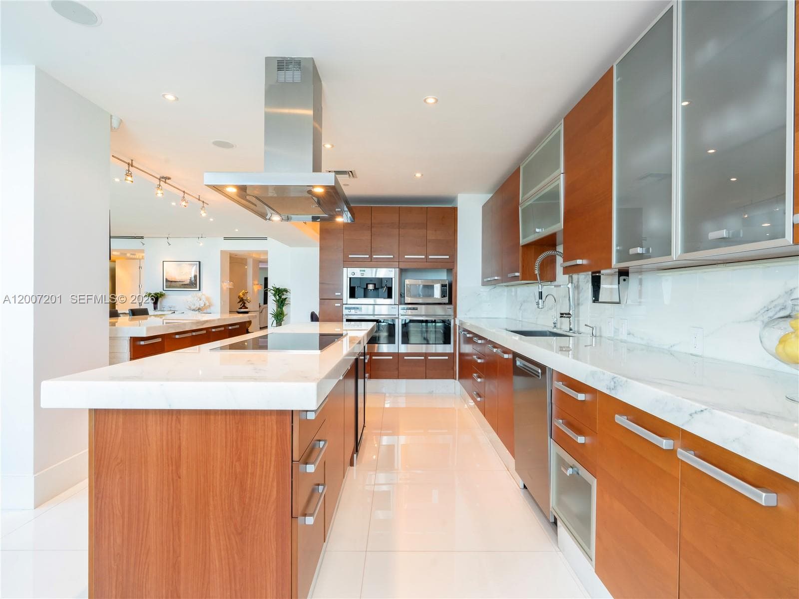 5959 Collins Ave # 906, Miami Beach FL 33140 — 21