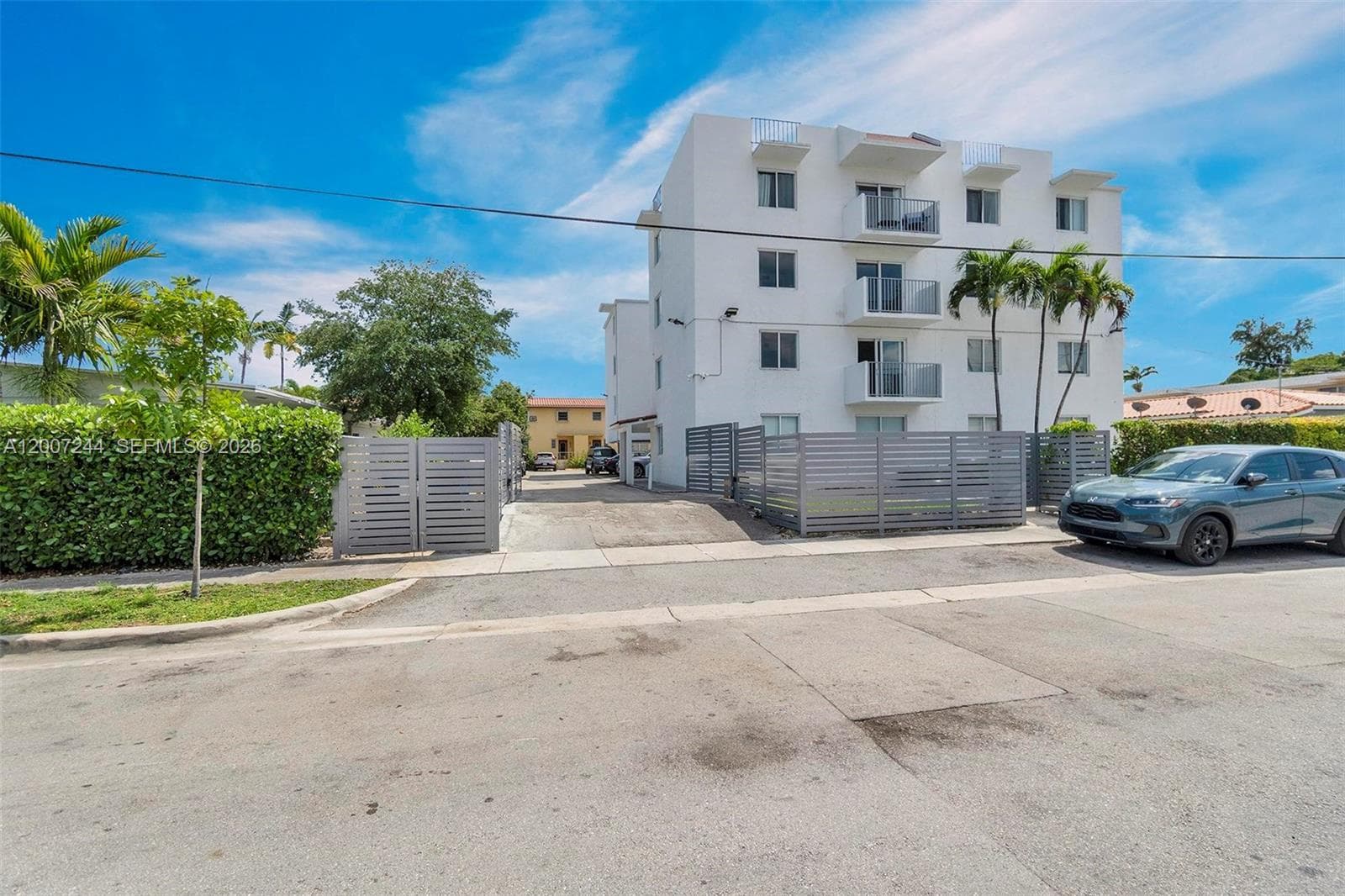 620 SW 10th St # 301, Miami FL 33130 — 18