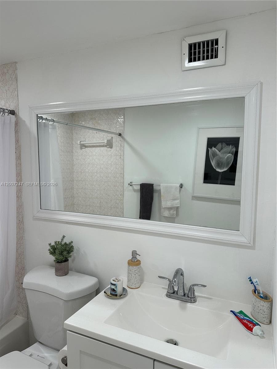 2100 Sans Souci Blvd # B811, North Miami FL 33181 — 16