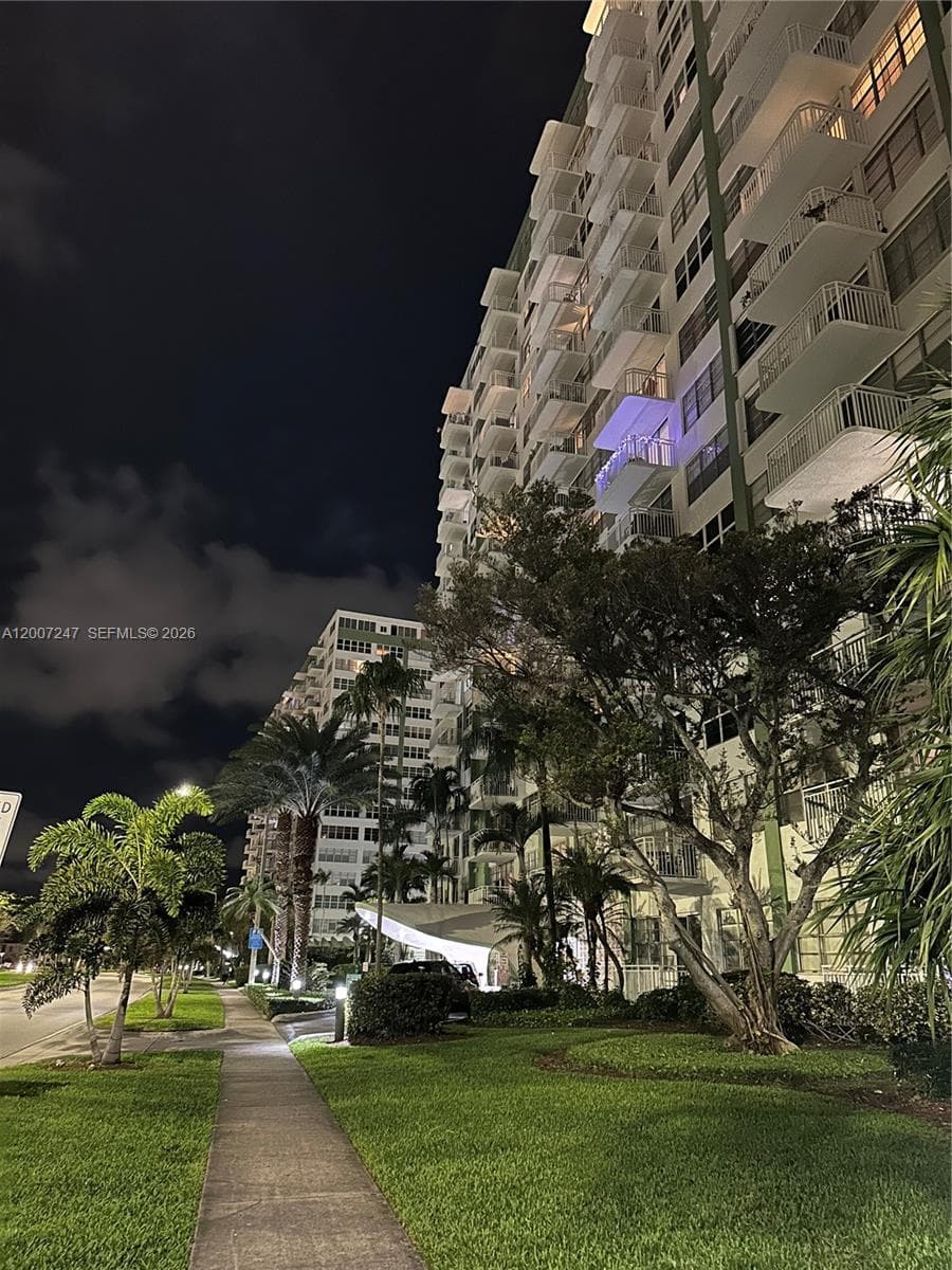 2100 Sans Souci Blvd # B811, North Miami FL 33181 — 19