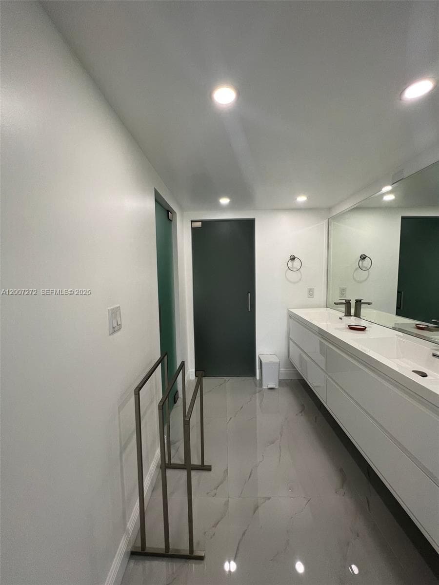 155 Ocean Lane Dr # 1011, Key Biscayne FL 33149 — 35