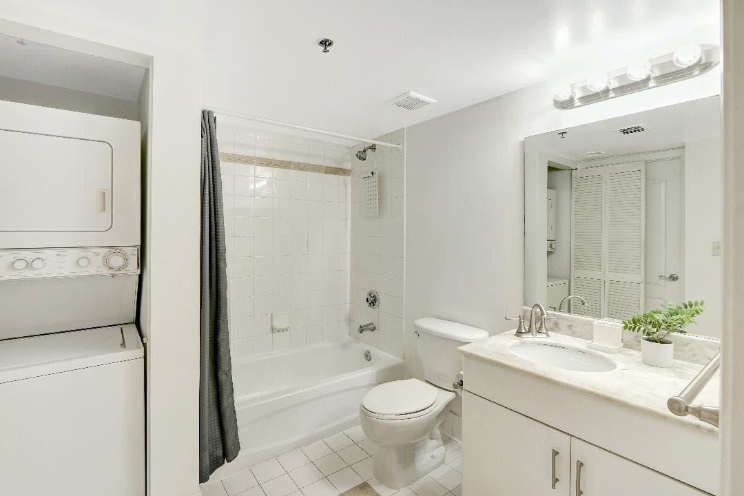 1200 Brickell Bay Drive # 3906, Miami FL 33131 — 13