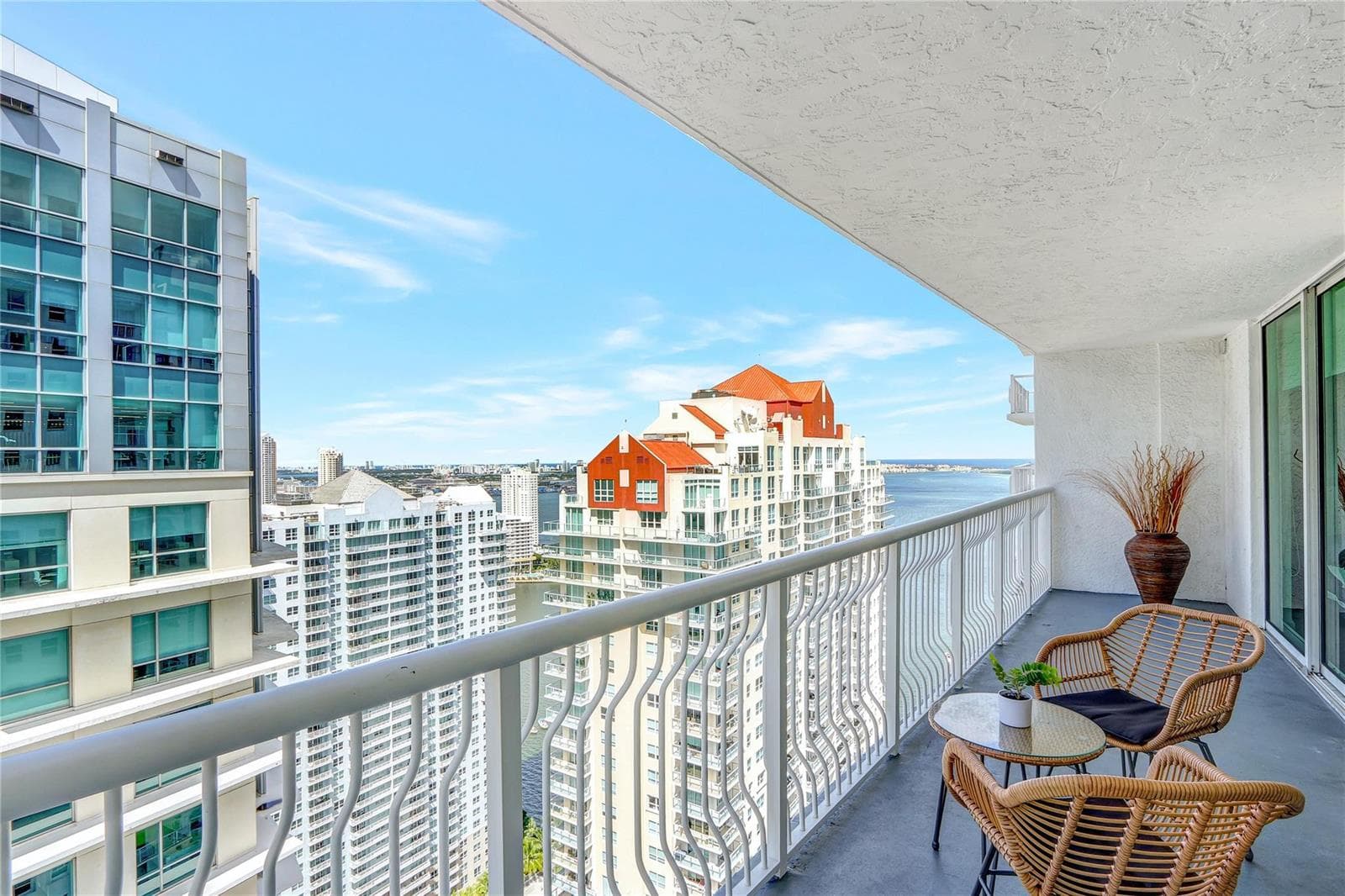 1200 Brickell Bay Drive # 3906, Miami FL 33131 — 3