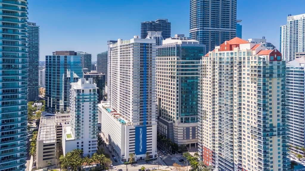 1200 Brickell Bay Drive # 3906, Miami FL 33131 — 1