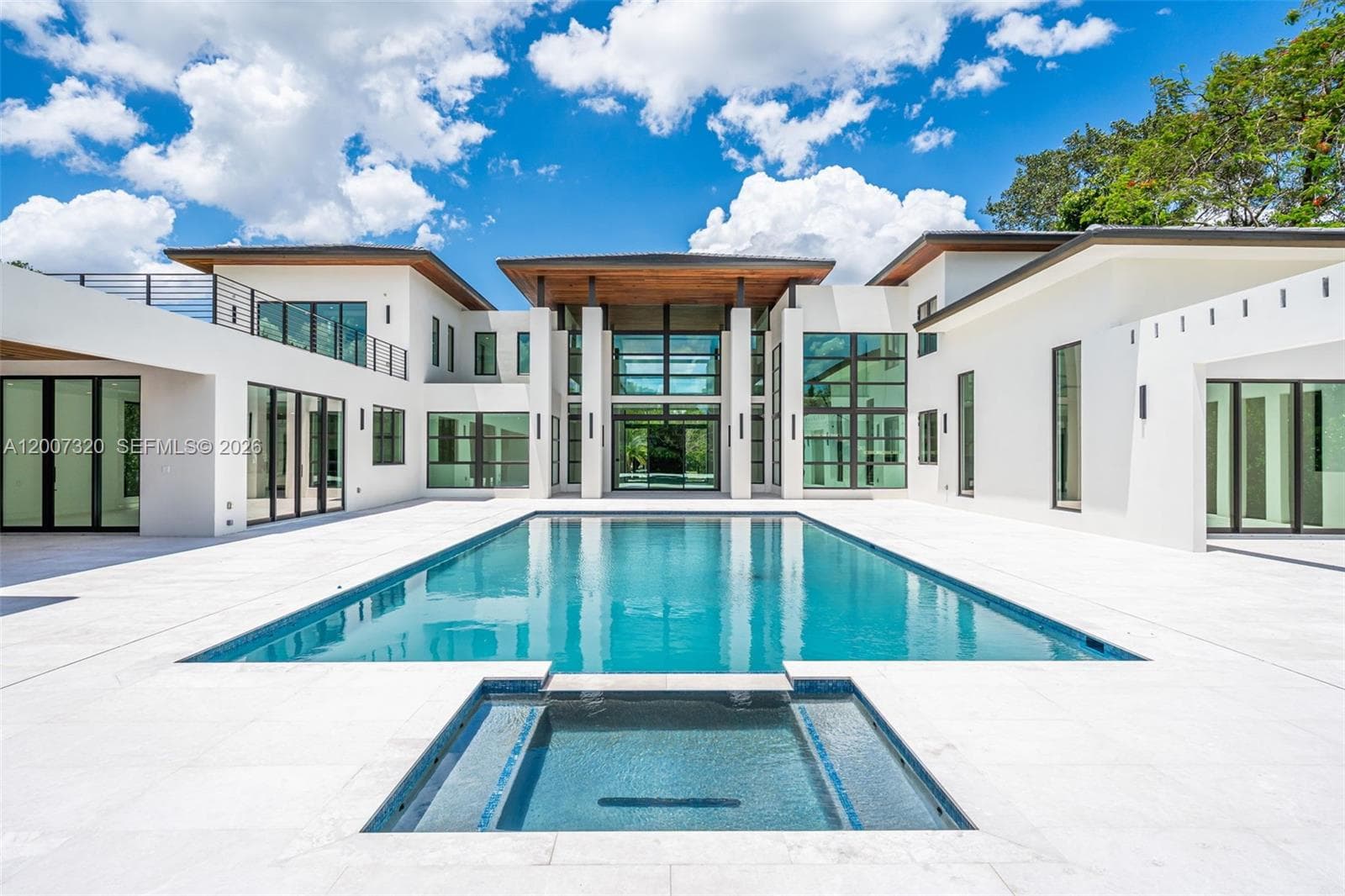 6290 Chapman Field Dr, Pinecrest FL 33156 — 12