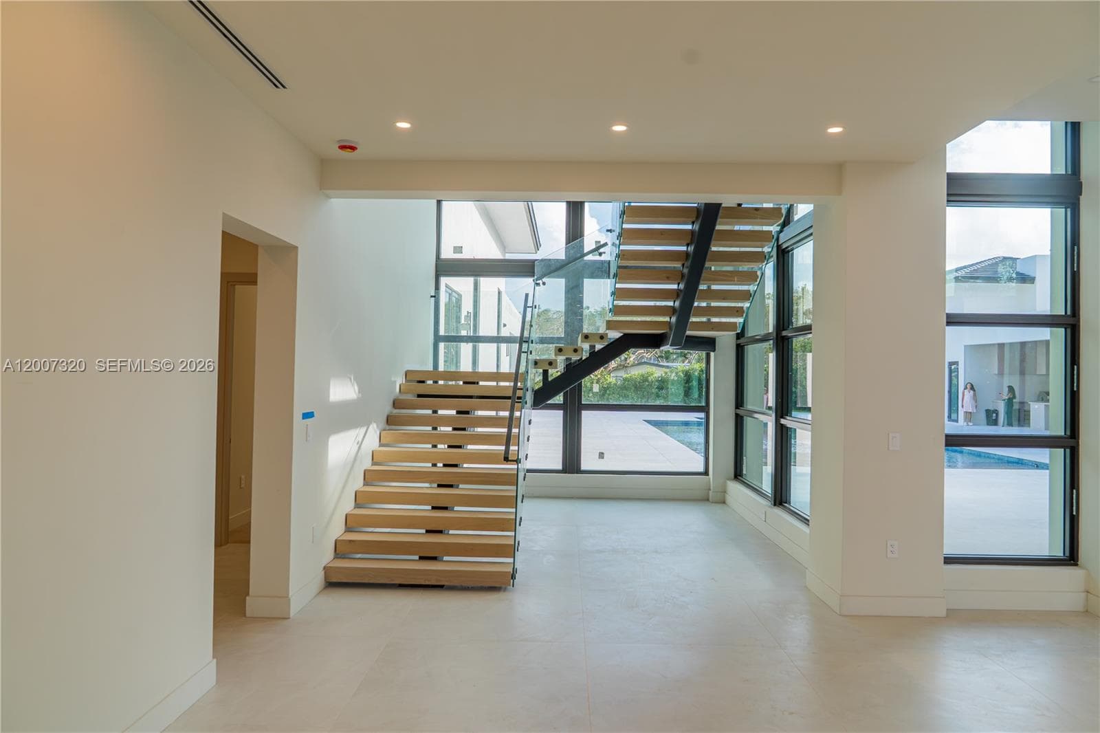 6290 Chapman Field Dr, Pinecrest FL 33156 — 18