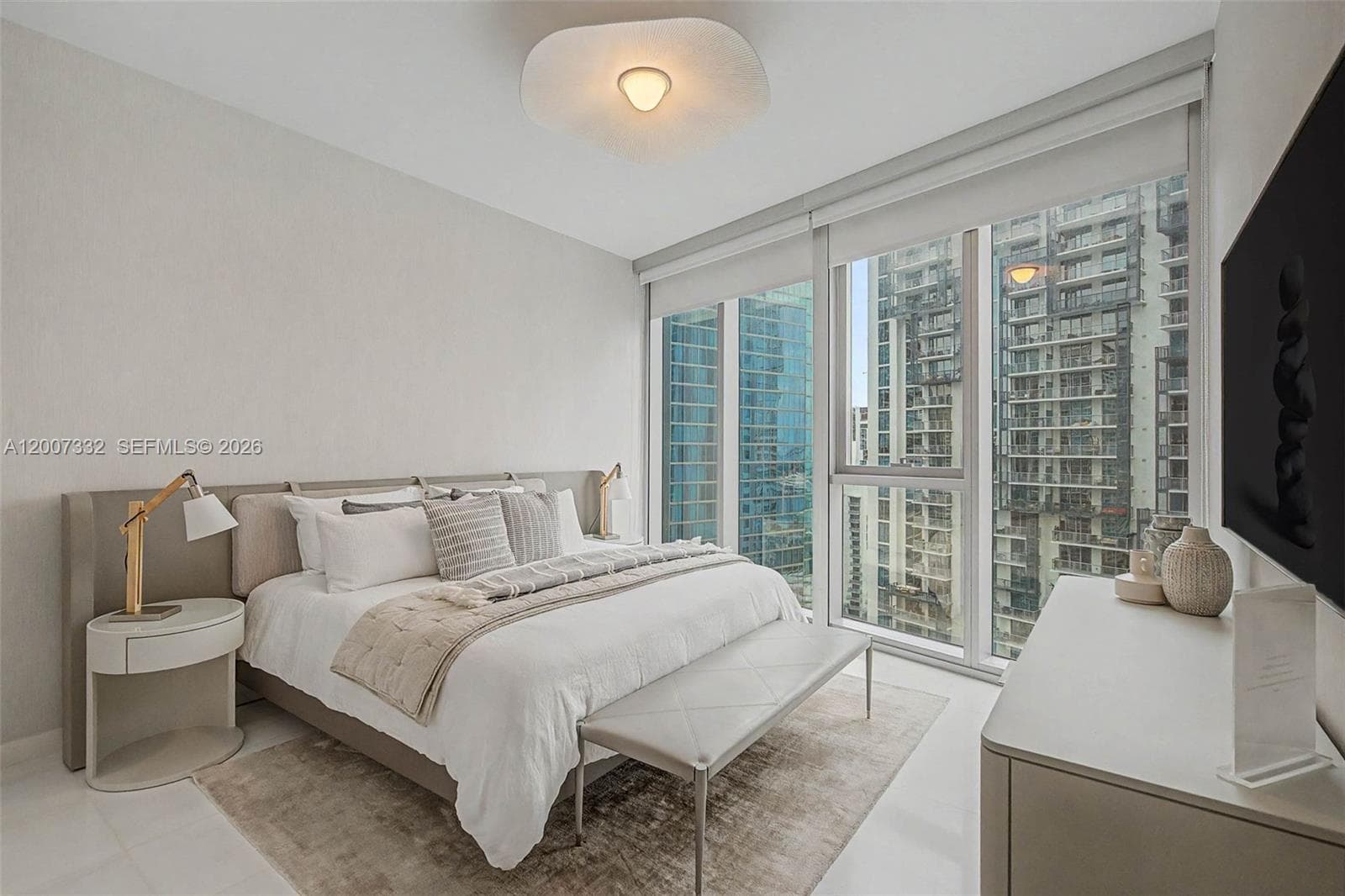 300 Biscayne Blvd Way # 3203, Miami FL 33131 — 32