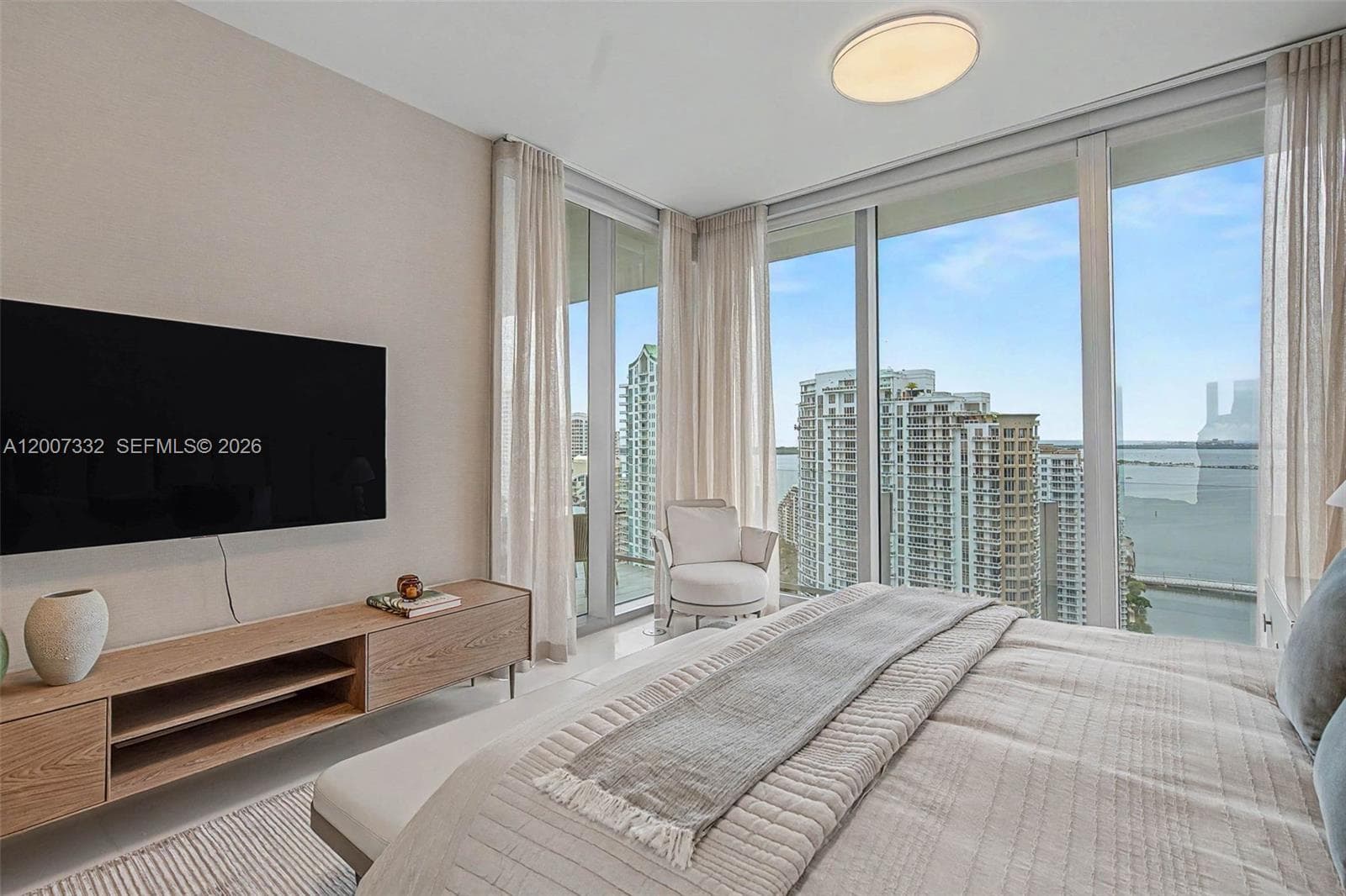 300 Biscayne Blvd Way # 3203, Miami FL 33131 — 9