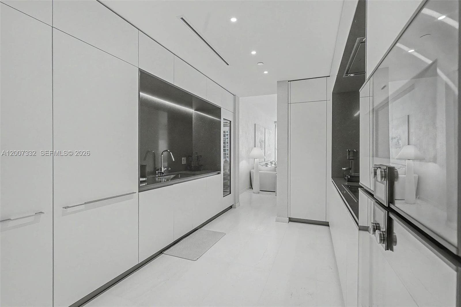 300 Biscayne Blvd Way # 3203, Miami FL 33131 — 18