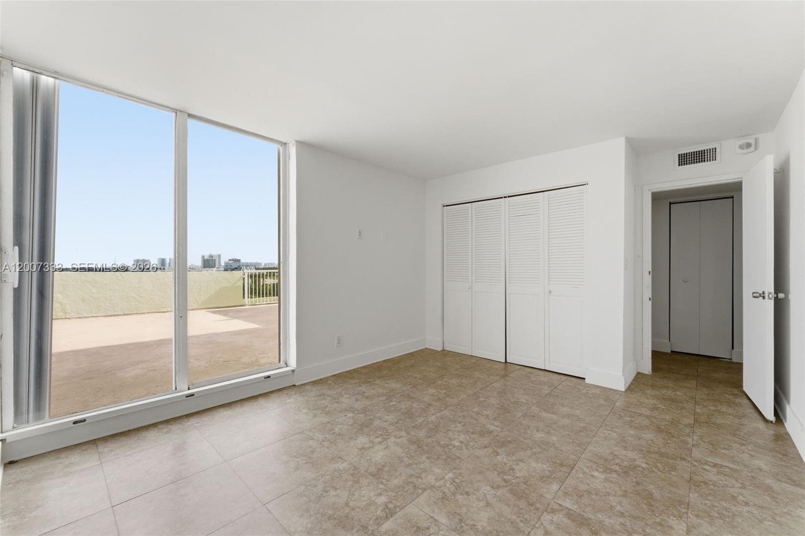 2000 NE 135th St PH, North Miami FL 33181 — 23