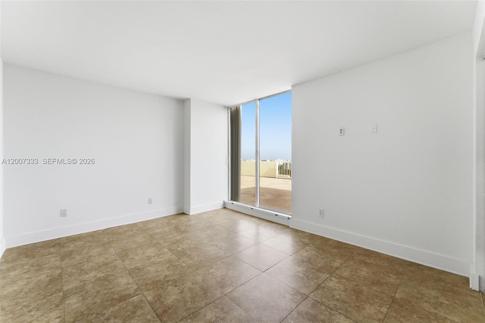 2000 NE 135th St PH, North Miami FL 33181 — 22