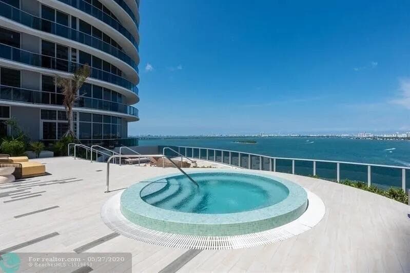 488 NE 18th Street # 905, Miami FL 33132 — 10