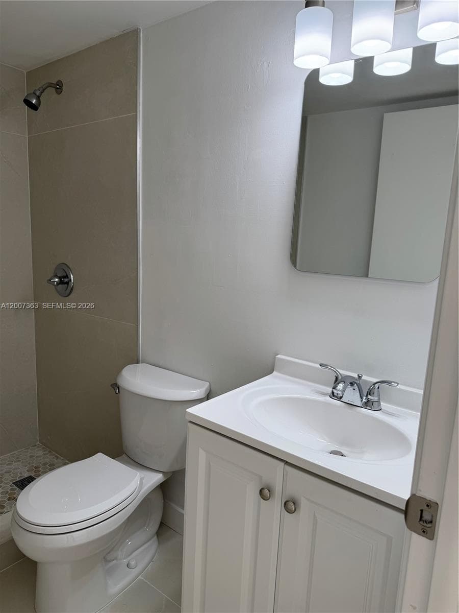 8261 NW 8th St # 130, Miami FL 33126 — 7
