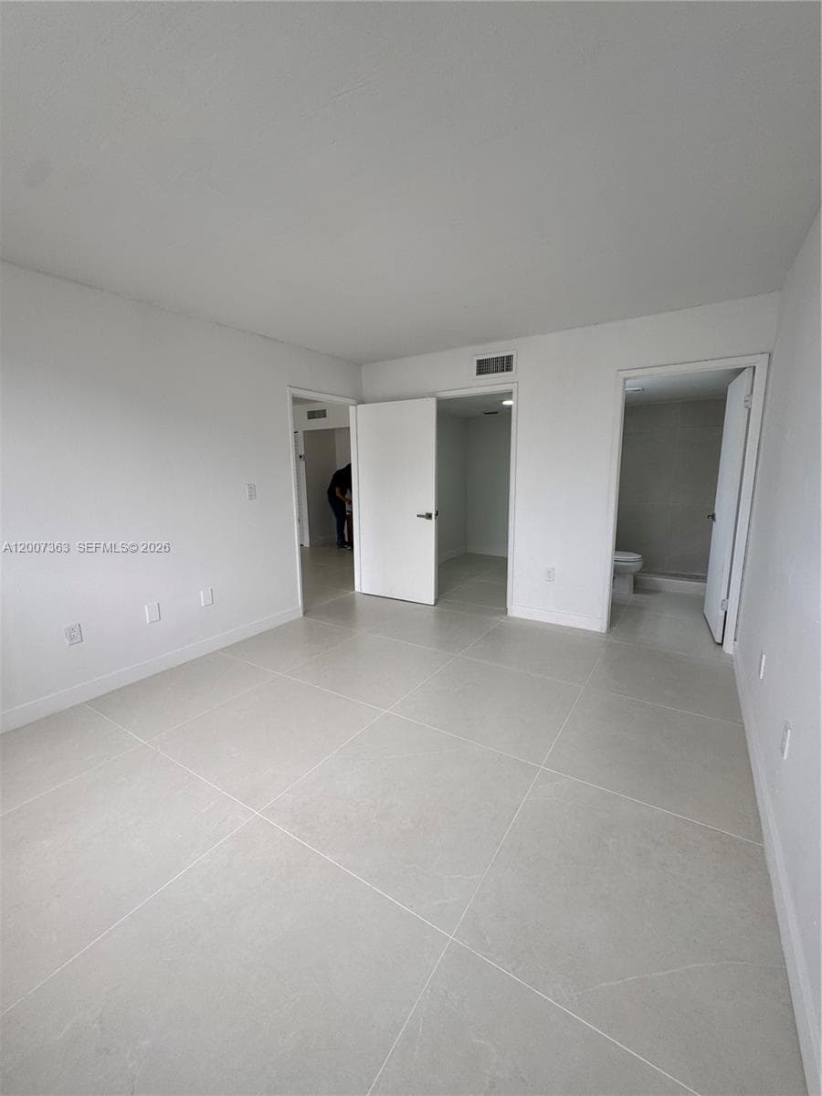 8261 NW 8th St # 130, Miami FL 33126 — 10