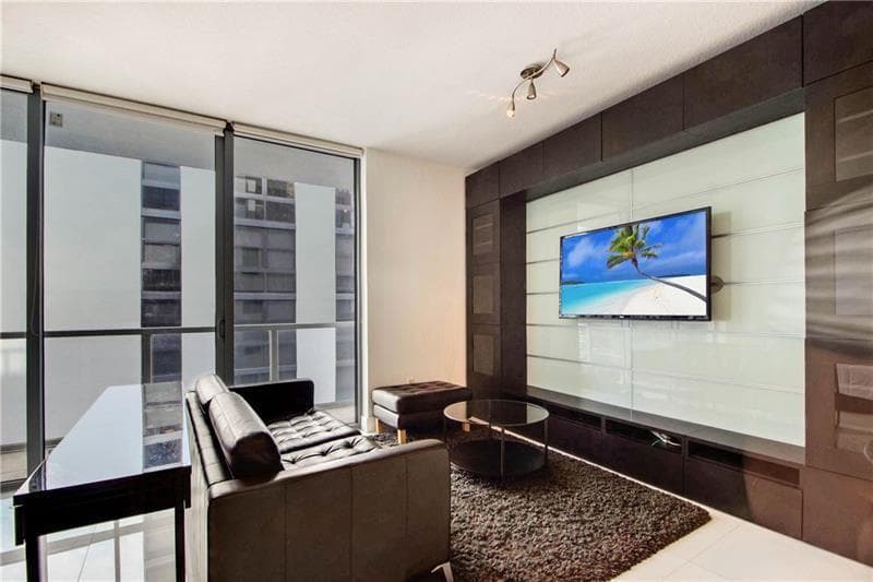1050 Brickell Avenue # 3222, Miami FL 33131 — 3