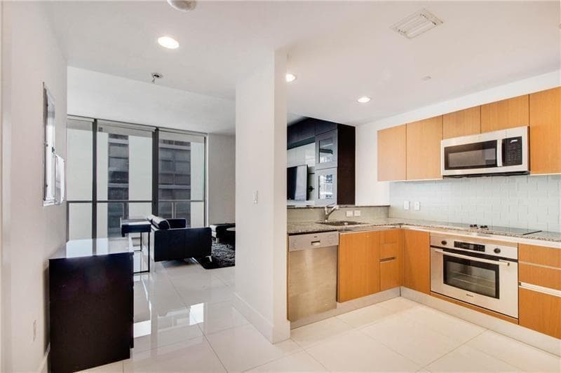 1050 Brickell Avenue # 3222, Miami FL 33131 — 1