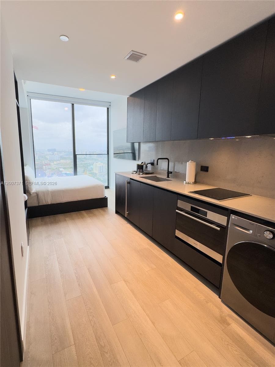 20 NE 11th St # 3012B, Miami FL 33132 — 6
