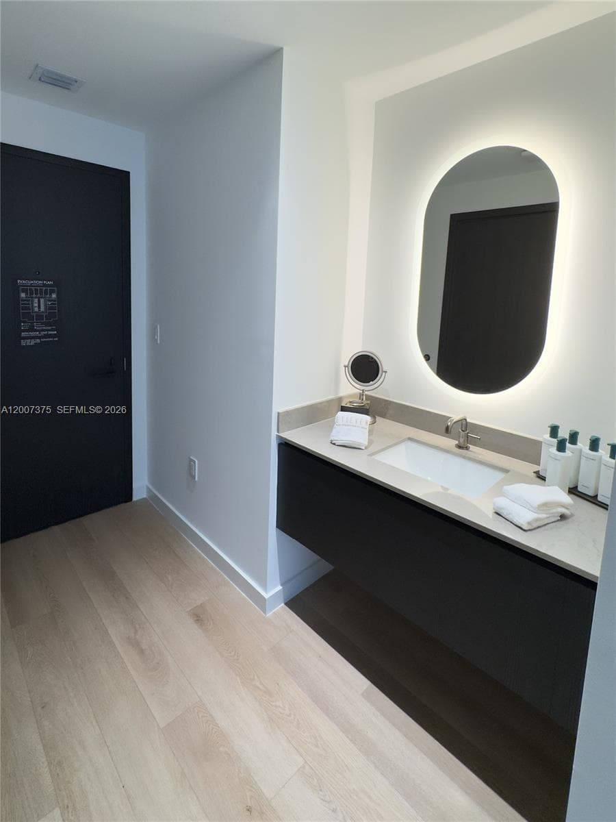 20 NE 11th St # 3006B, Miami FL 33132 — 7