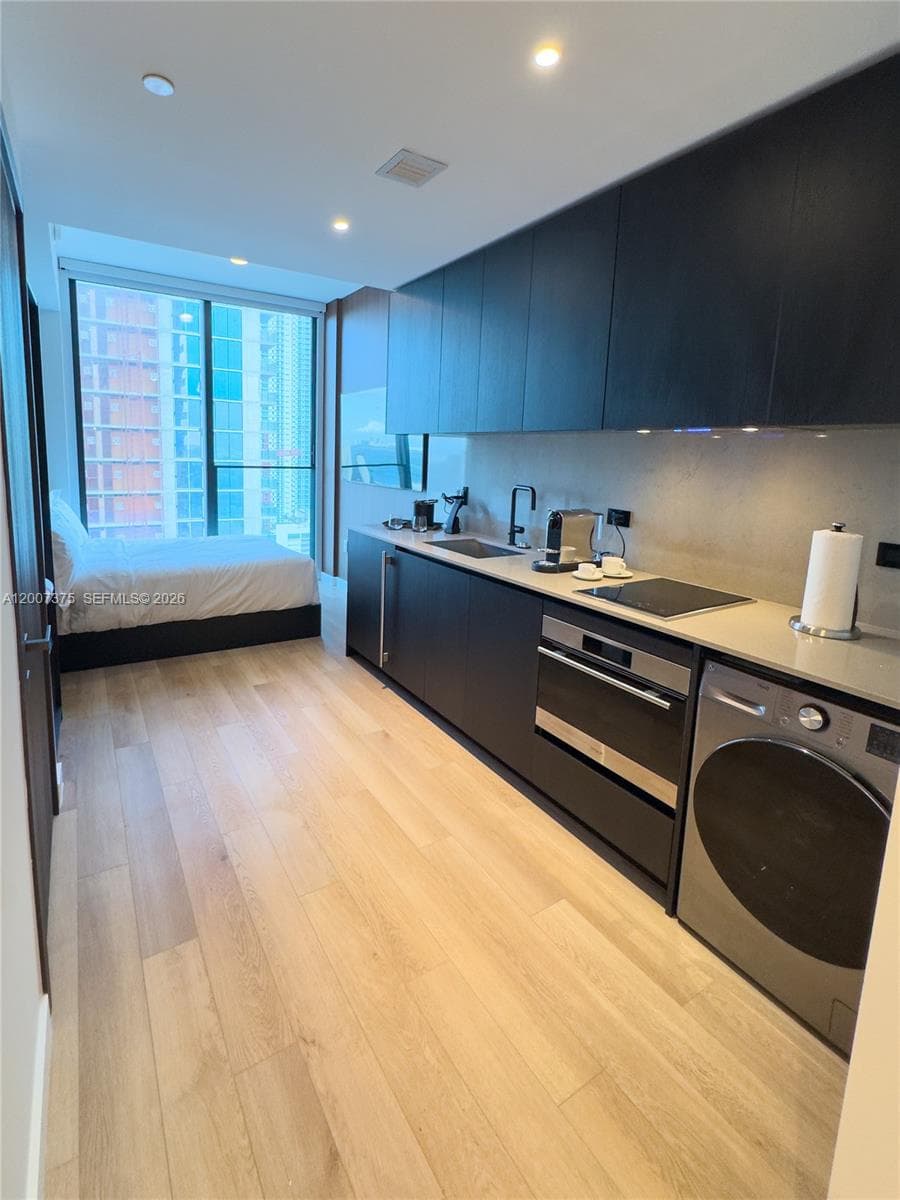 20 NE 11th St # 3006B, Miami FL 33132 — 4