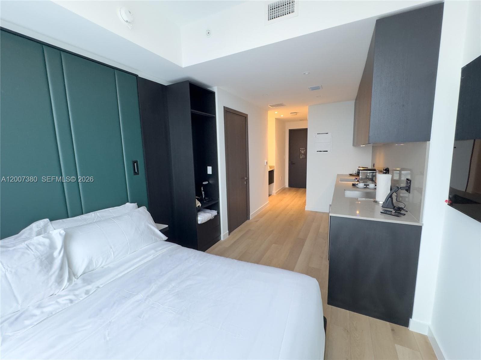 20 NE 11th St # 3012A, Miami FL 33132 — 10