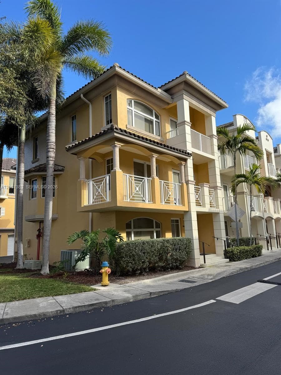 18421 NE 27th Ct, Aventura FL 33160 — 1