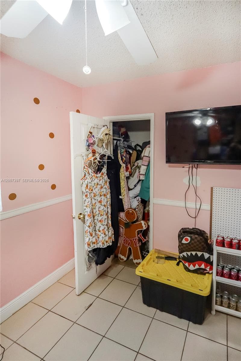 571 E 60th St, Hialeah FL 33013 — 13