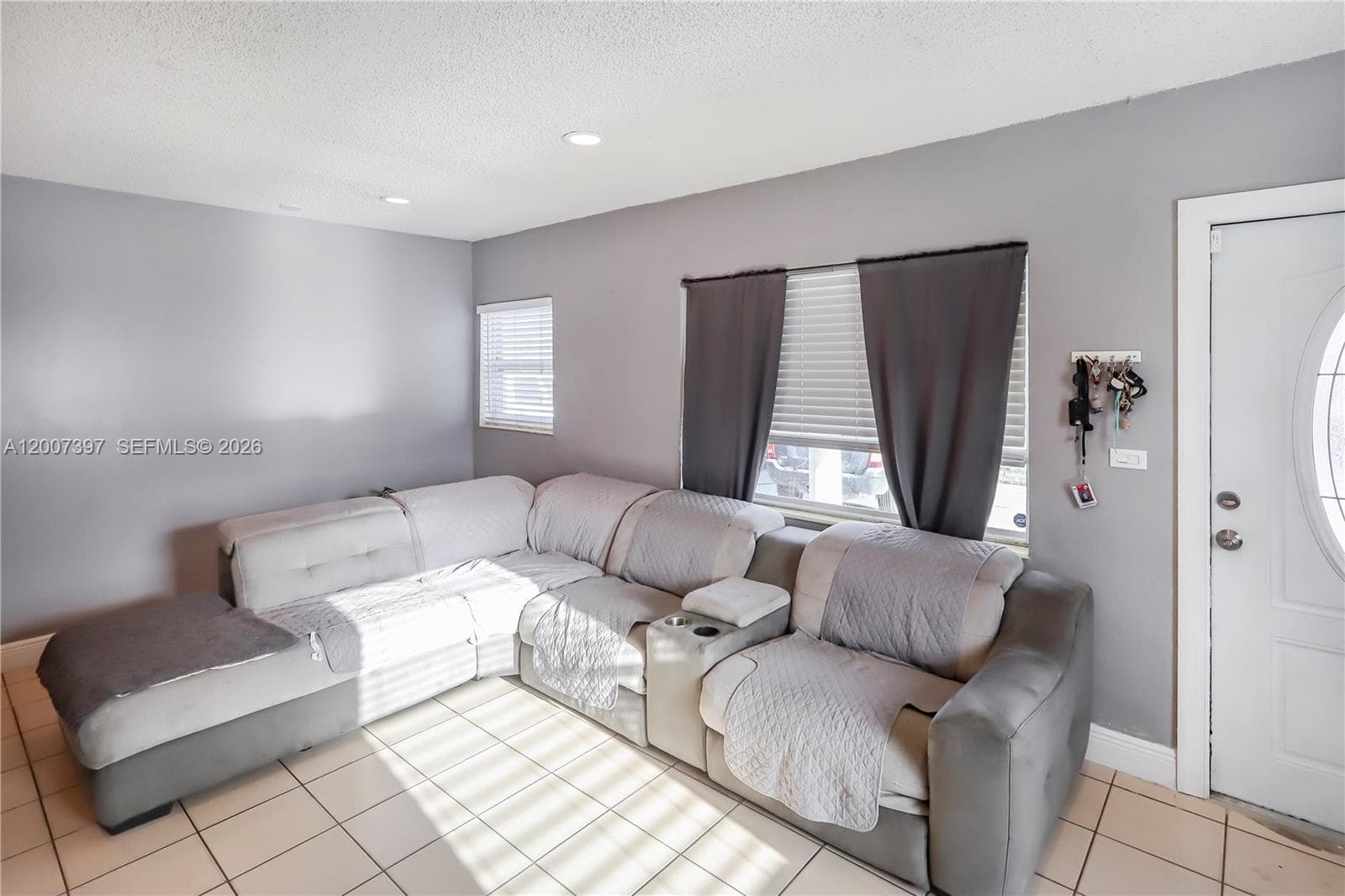 571 E 60th St, Hialeah FL 33013 — 3