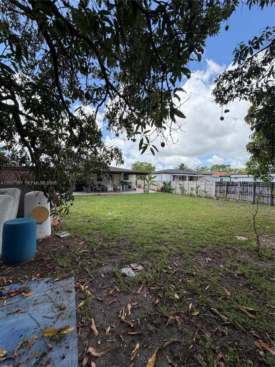 571 E 60th St, Hialeah FL 33013 — 19